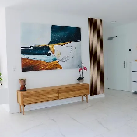 Komfortables Penthouse 200 Qm Apartman